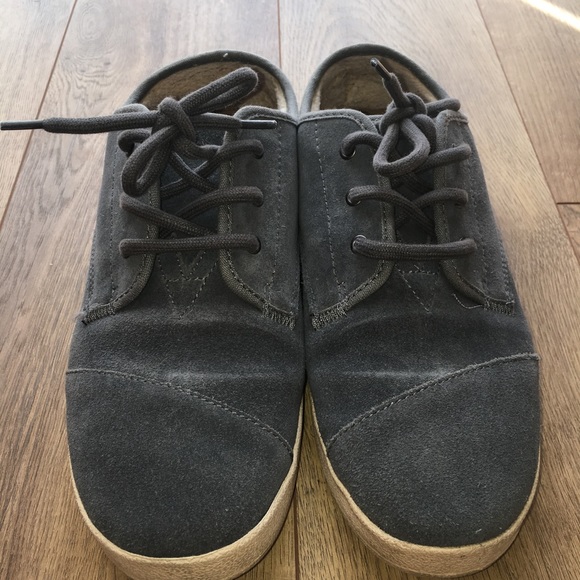 Toms - Picture 1 of 6